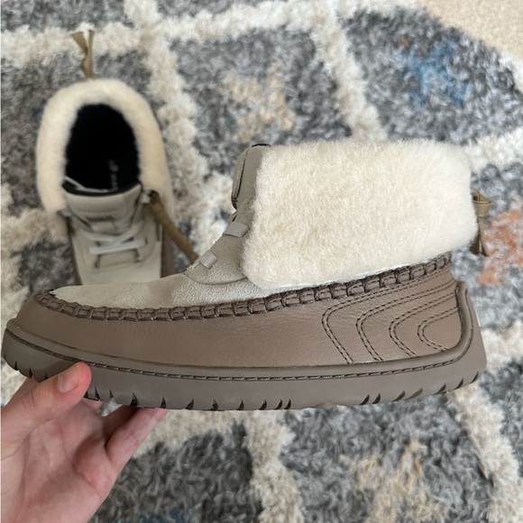 Manitobah Mukluk Skoden Ankle Boots - Picture 3 of 5